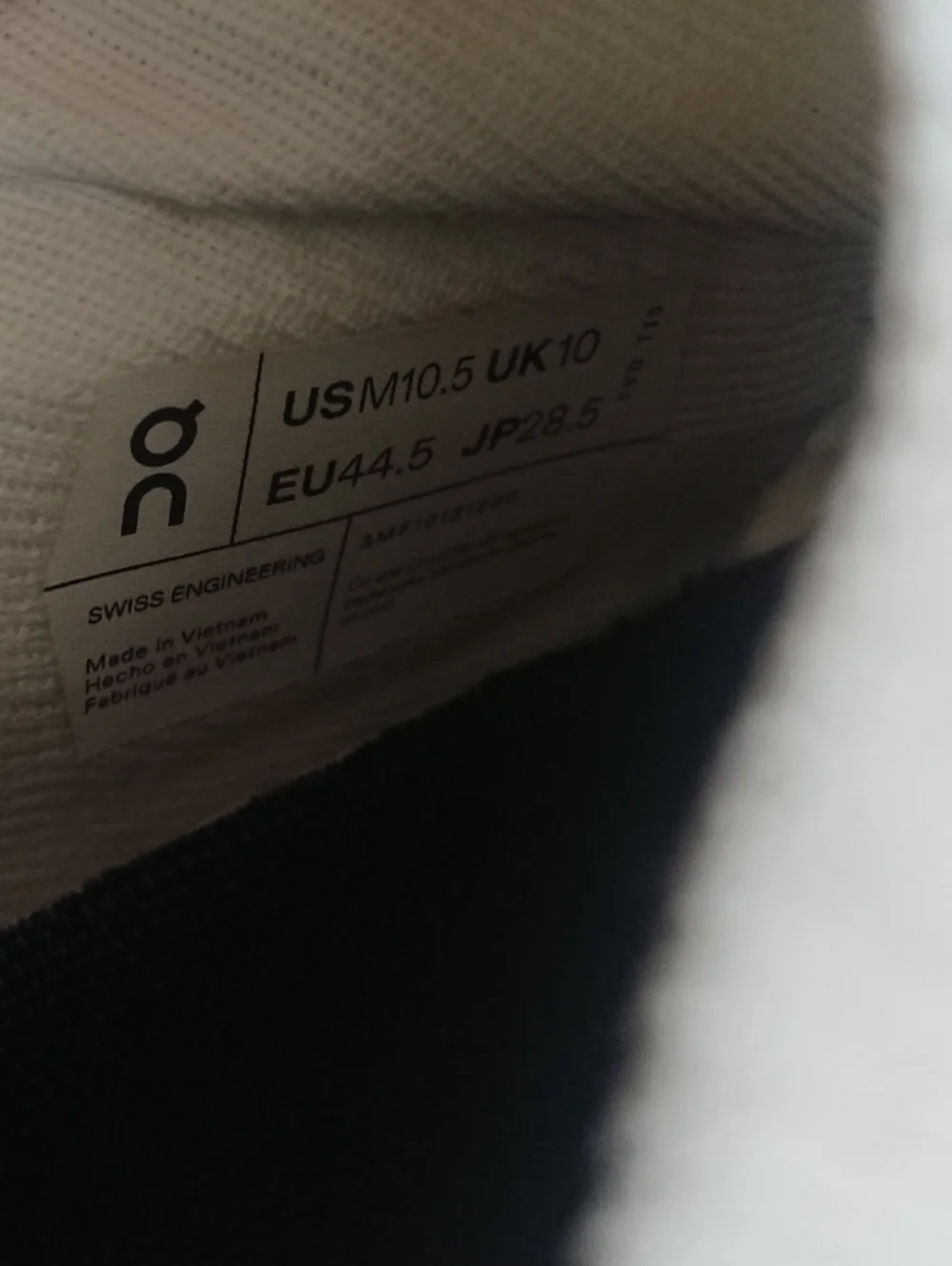 On Cloudswift All-White Running 4 running Sneakers size M10.5